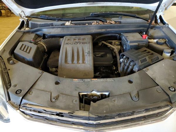 2016 CHEVROLET EQUINOX LT — Engine bay