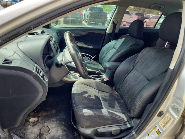 2013 TOYOTA COROLLA — DENT