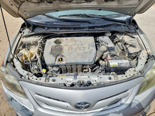 2013 TOYOTA COROLLA — Engine bay