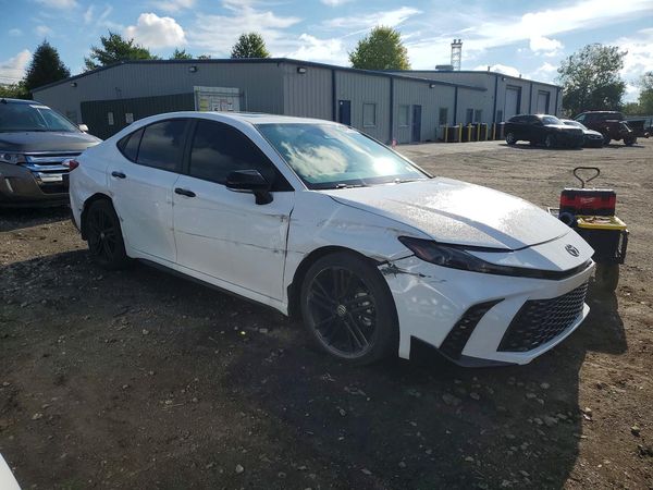2026 TOYOTA CAMRY — Passenger 3/4
