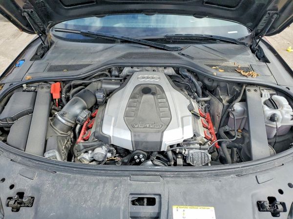 2015 AUDI A8 L — Engine bay