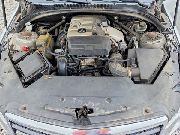 2014 CADILLAC ATS Standard — Engine bay