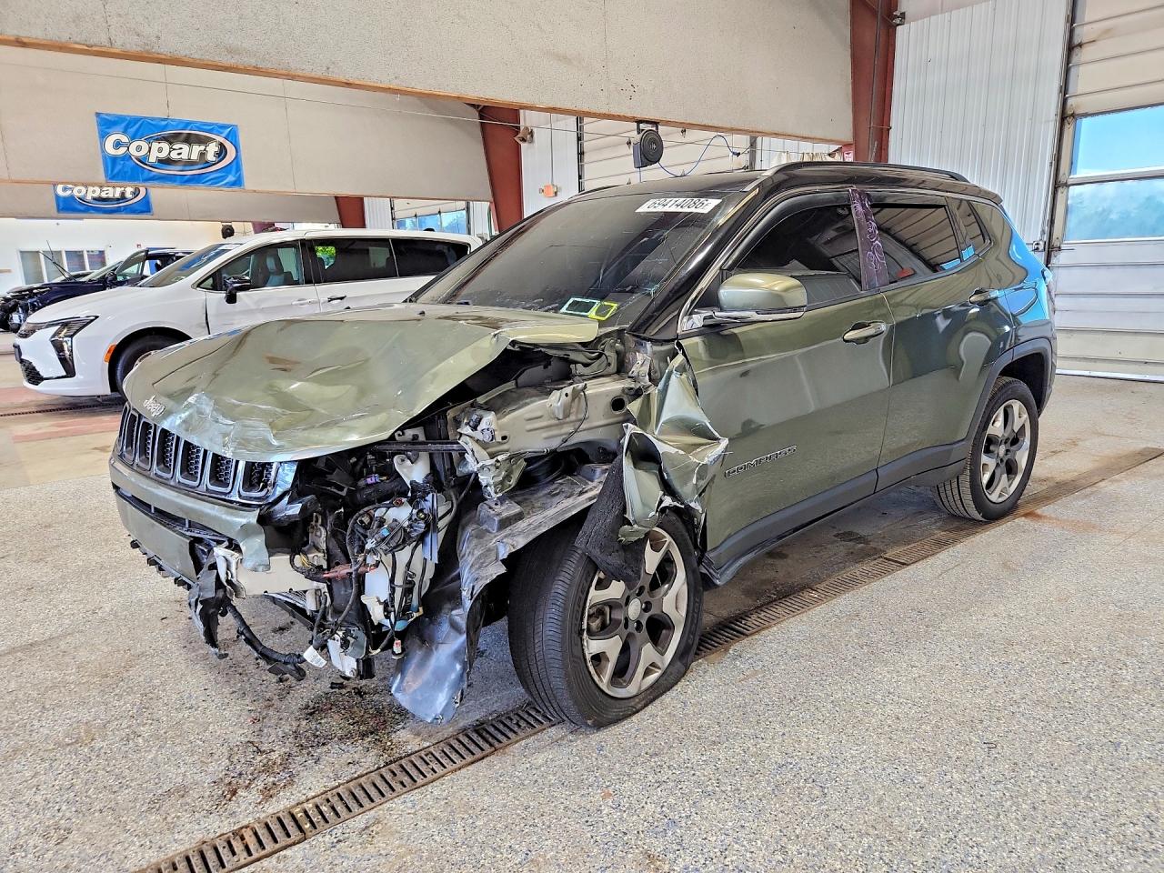 2019 JEEP COMPASS Limited — Front 3/4