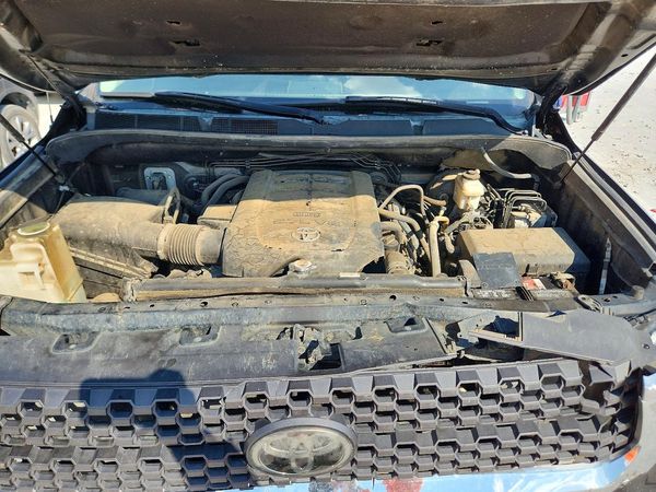 2019 TOYOTA TUNDRA — Engine bay