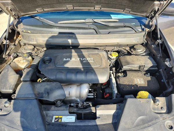 2017 JEEP CHEROKEE — Engine bay