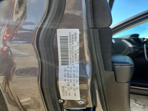 2017 JEEP CHEROKEE — VINS