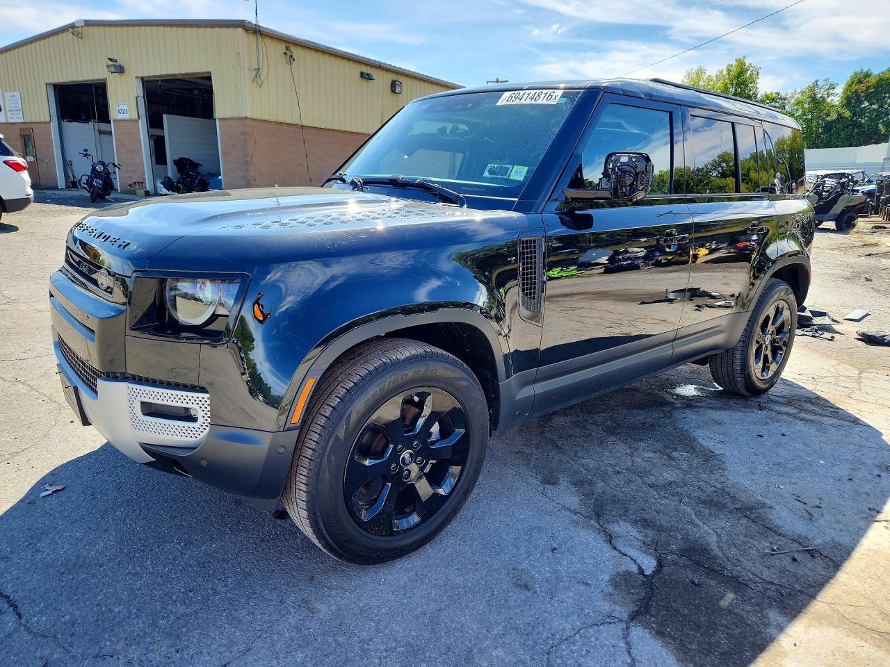 2024 LAND ROVER DEFENDER 110 S — Front 3/4