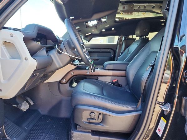 2024 LAND ROVER DEFENDER 110 S — DENT