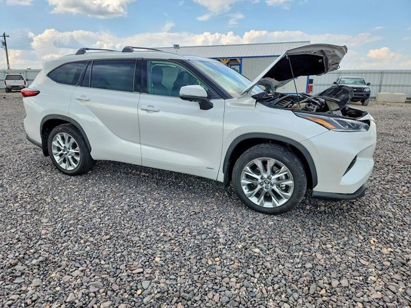 2023 TOYOTA HIGHLANDER Limited — Passenger 3/4