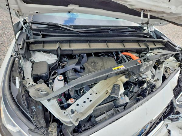 2023 TOYOTA HIGHLANDER Limited — Engine bay