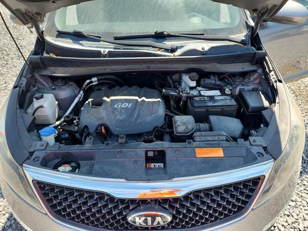 2016 KIA SPORTAGE — Engine bay