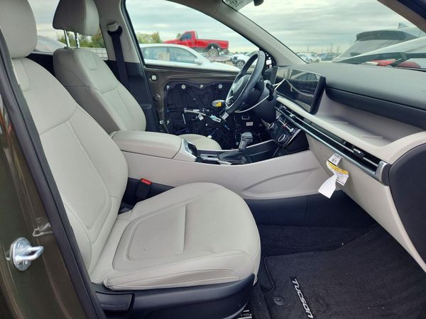 2025 HYUNDAI TUCSON — DENT