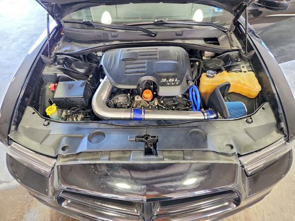 2014 DODGE CHARGER — Engine bay
