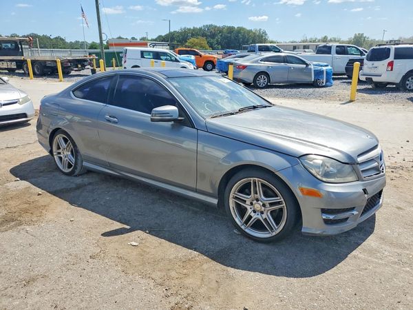 2013 MERCEDES-BENZ C-CLASS C250 — Passenger 3/4