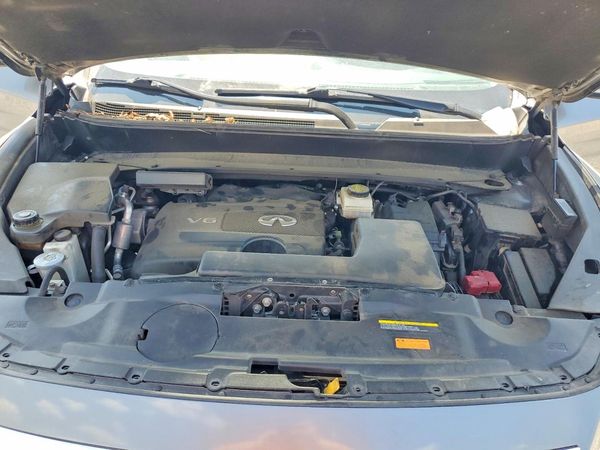 2017 INFINITI QX60 — Engine bay