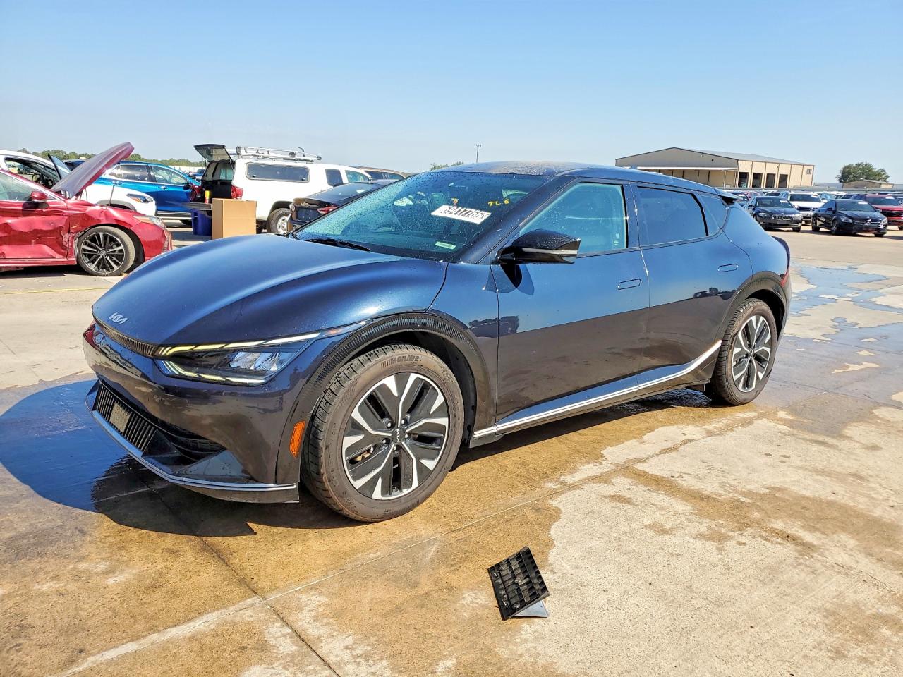 2024 KIA EV6 Light, Wind — Front 3/4