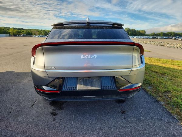 2024 KIA EV6 Light, Wind — DIRR