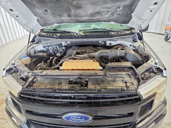 2018 FORD F150 — Engine bay
