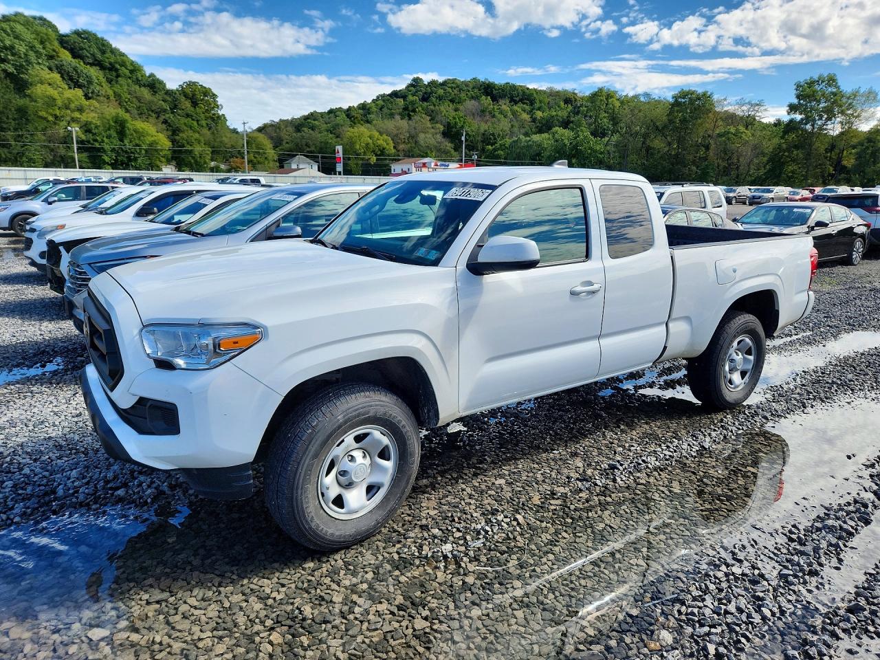 2023 TOYOTA TACOMA SR5 — Front 3/4