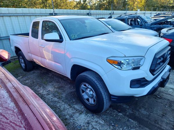 2023 TOYOTA TACOMA SR5 — Passenger 3/4