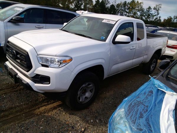 2023 TOYOTA TACOMA SR5 — Front 3/4