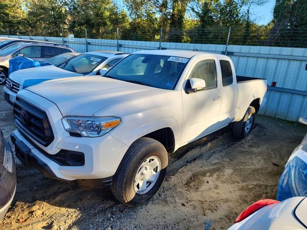 2023 TOYOTA TACOMA SR5 — Front 3/4