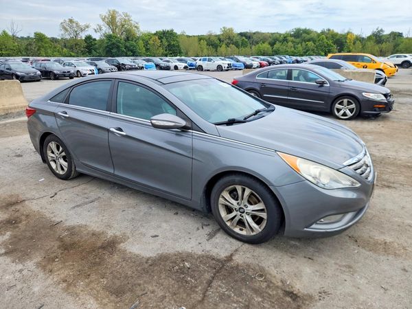 2013 HYUNDAI SONATA — Passenger 3/4