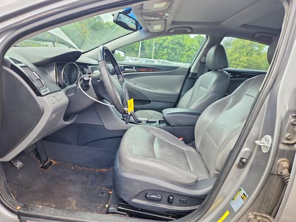 2013 HYUNDAI SONATA — DENT