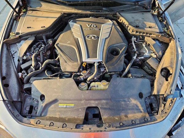 2018 INFINITI Q60 — Engine bay