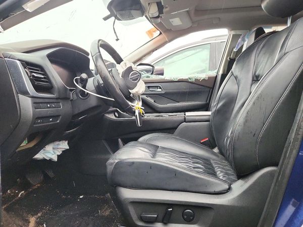2021 NISSAN ROGUE PLATINUM — DENT