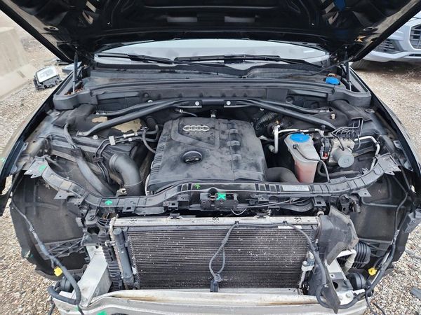 2015 AUDI Q5 Premium Plus — Engine bay