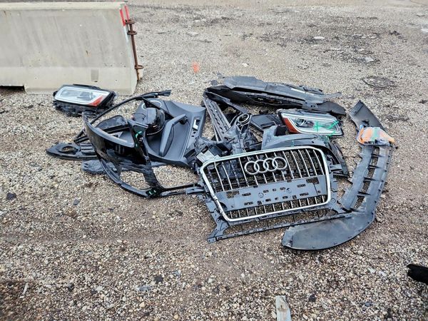 2015 AUDI Q5 Premium Plus — LOOS