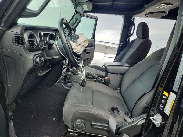 2022 JEEP WRANGLER UNLIMITED — DENT