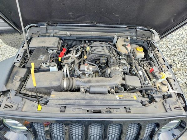 2022 JEEP WRANGLER UNLIMITED — Engine bay
