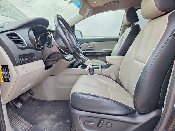 2021 KIA SEDONA — DENT