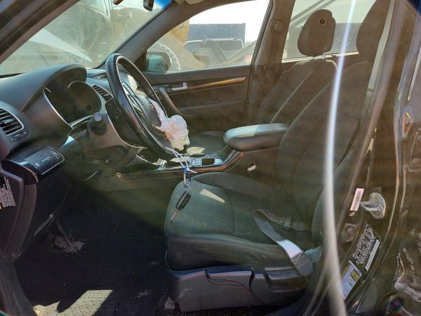 2015 KIA SORENTO — DENT