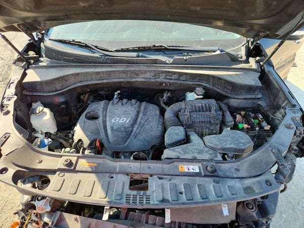 2015 KIA SORENTO — Engine bay