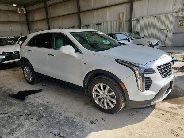 2019 CADILLAC XT4 Luxury — Passenger 3/4