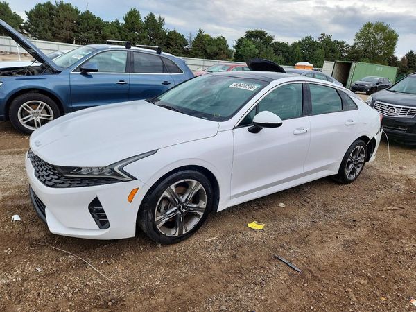 2022 KIA K5 — Front 3/4