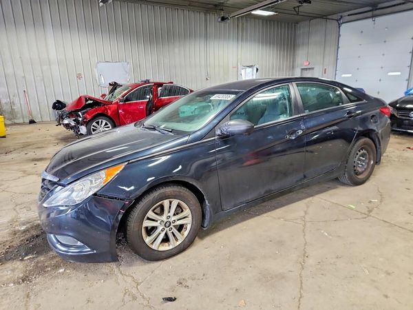 2013 HYUNDAI SONATA — DSFA — Front 3/4