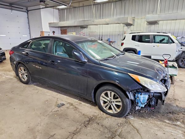 2013 HYUNDAI SONATA GLS/ GLS Popular — Passenger 3/4