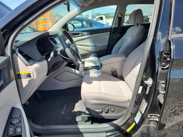 2016 HYUNDAI TUCSON — DENT