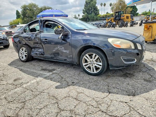 2013 VOLVO S60 — Passenger 3/4