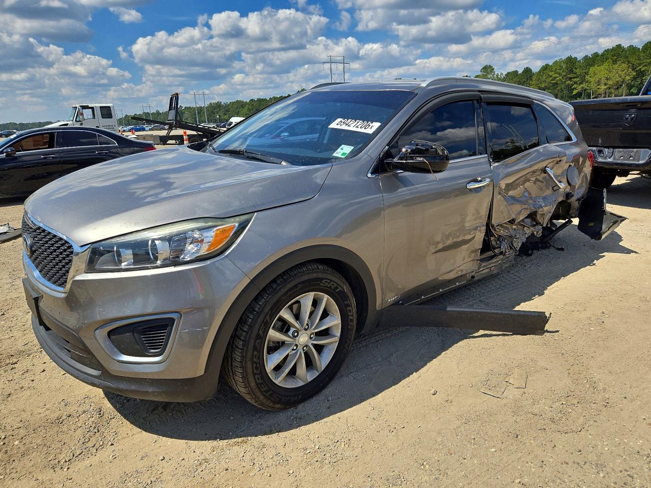 2017 KIA SORENTO L, LX — Front 3/4