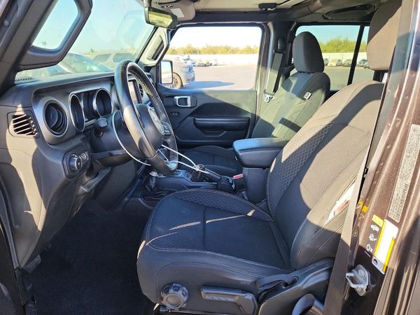 2021 JEEP WRANGLER UNLIMITED — DENT