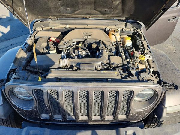 2021 JEEP WRANGLER UNLIMITED — Engine bay