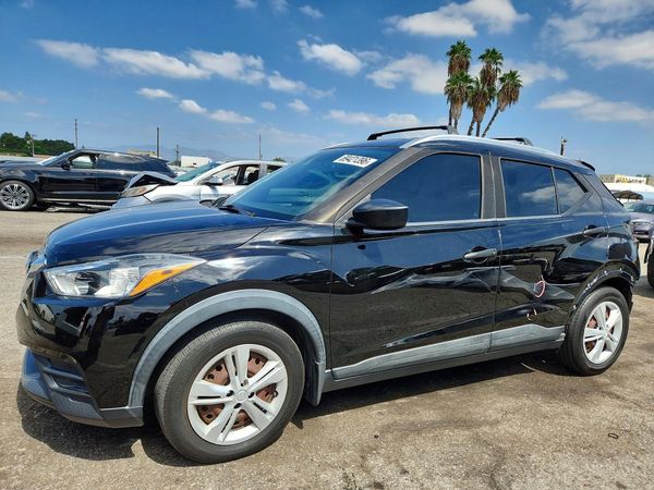 2018 NISSAN KICKS — Front 3/4
