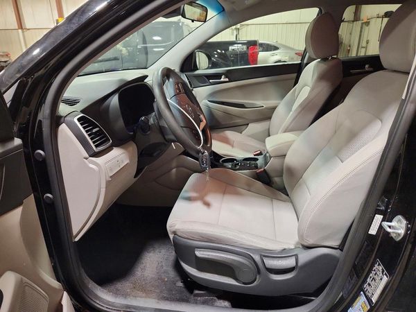 2019 HYUNDAI TUCSON SE — DENT