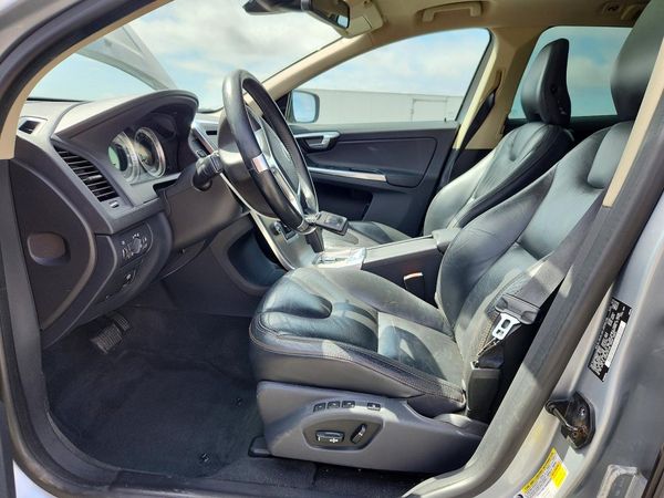 2012 VOLVO XC60 — DENT