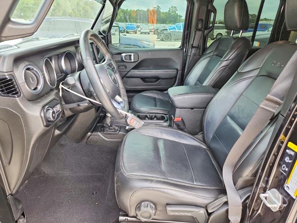 2020 JEEP WRANGLER UNLIMITED — DENT